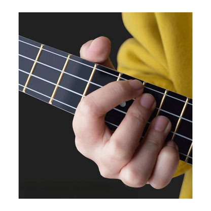 Ukelele 21". Incluye Funda. Color Negro
